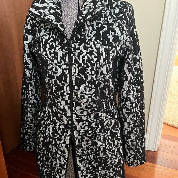 Tonia Debellis made in Canada jacket. Stretch! - Picture 2 of 14